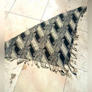 🟣 Paisley print large square scarf